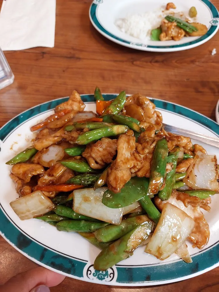Asparagus Chicken with Snow Peas